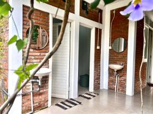 Phòng Giường Đôi Với Phòng Tắm Chung (Double Room with Shared Bathroom)