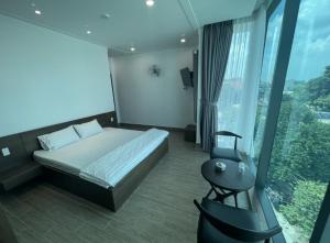 Phòng Deluxe Có Giường Cỡ King (Deluxe King Room)