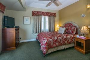 Standard Queen Room room in Rose Garden Inn