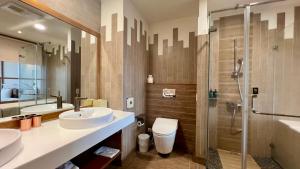 Phòng 2 Giường Đơn Nhìn Ra Biển (Twin Room with Sea View)