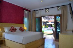 Phòng Giường Đôi Nhìn Ra Hồ Bơi (Double Room with Pool View)