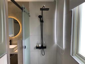 Phòng 3 Người Có Phòng Tắm Riêng (Triple Room with Private Bathroom)