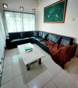 Phòng Tiêu Chuẩn Giường Đôi Lớn (Standard Queen Room)