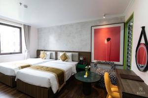 Phòng 2 Giường Đơn Nhìn Ra Thành Phố (Twin Room with City View)