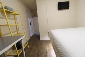 Phòng Cao Cấp Giường Đôi - Không Có Cửa Sổ (Superior Double - No Window)