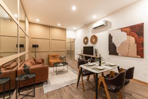 Căn hộ Deluxe 2 Phòng ngủ (Two-Bedroom Deluxe Apartment)