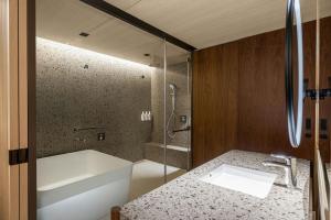 Phòng Cổ Điển, Phòng Nghỉ, 1 Giường Cỡ King (Classic Room, Guest room, 1 King)