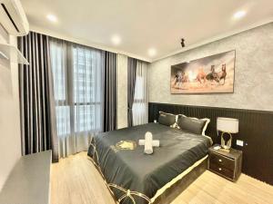 Căn Hộ 3 Phòng Ngủ Có Ban Công (Three-Bedroom Apartment with Balcony)