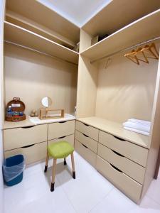 Phòng Deluxe Giường Đôi Có Vòi Sen (Deluxe Double Room with Shower)