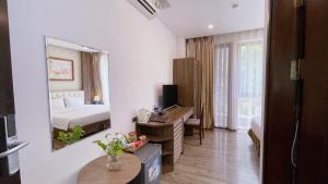 Phòng Đôi Loại Sang (Deluxe Double Room)