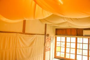 Phòng Cơ bản cho 3 người với phòng tắm dùng chung (Basic Triple Room with Shared Bathroom)