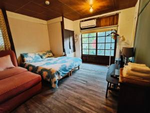 Phòng Tiêu Chuẩn Giường Đôi Với Phòng Tắm Chung (Standard Double Room with Shared Bathroom)
