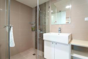 Phòng 3 Người Có Vòi Sen (Triple Room with Shower)