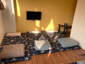 Phòng gia đình với phòng tắm riêng. (Family Room with Private Bathroom)