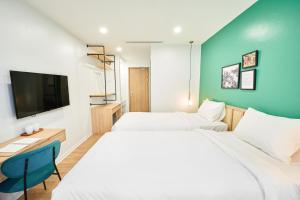 Phòng Giường Đôi/2 Giường Đơn Với Ban Công (Double or Twin Room with Balcony)