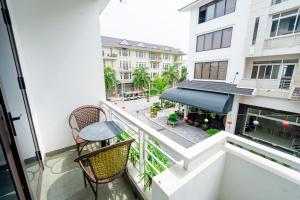 Phòng Deluxe Giường Đôi Có Ban Công (Deluxe Double Room with Balcony)