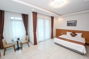 Phòng Đôi Loại Sang (Deluxe Double Room)