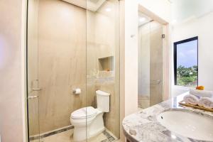 Biệt Thự Có Hồ Bơi Riêng (Villa with Private Pool)