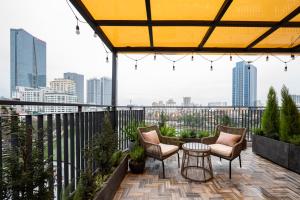 Căn hộ 2 phòng ngủ nhìn ra hồ nước (Two-Bedroom Apartment with Lake View)