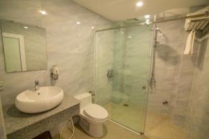 Phòng gia đình có phòng tắm riêng (Family Room with Private Bathroom)