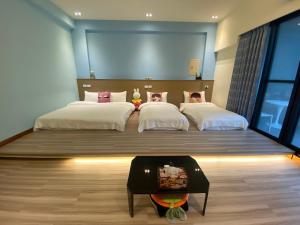 Phòng 4 Người Có Ban Công (Quadruple Room with Balcony)