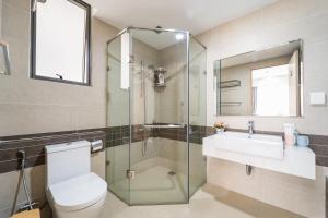 Căn Hộ 3 Phòng Ngủ (Three-Bedroom Apartment)