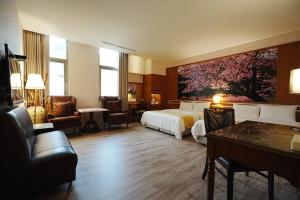 Phòng Premium 4 Người (Premium Quadruple Room)