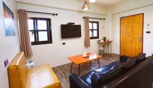 Phòng 4 Người Có Bồn Tắm (Quadruple Room with Bath)