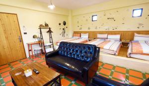 Suite Gia Đình Có Ban Công (Family Suite with Balcony)