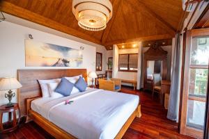 Biệt thự trước bãi biển Có hồ bơi (Beachfront Pool Villa)