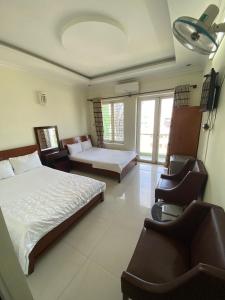 Suite Gia Đình Có Ban Công (Family Suite with Balcony)