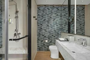 Guest room, 1 King, Balcony