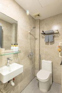 Phòng Loại Sang Giường Đôi Lớn - 1 Phòng Tắm (Deluxe Queen - 1 Bathroom)