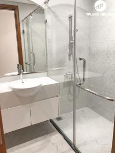 Căn Hộ 3 Phòng Ngủ (Three-Bedroom Apartment)