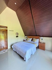 Phòng Giường Đôi Nhìn Ra Núi (Double Room with Mountain View)