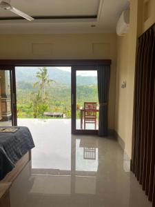 Phòng Giường Đôi Nhìn Ra Núi (Double Room with Mountain View)