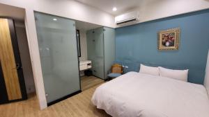 Phòng Có Giường Cỡ Queen Với Ban Công (Queen Room with Balcony)