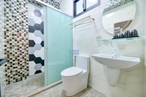 Phòng Gia Đình Có Phòng Tắm (Family Room with Bathroom)