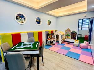 Phòng Gia Đình Với Sân Hiên (Family Room with Terrace)