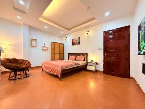 Nhà 4 Phòng Ngủ (Four-Bedroom House)