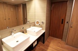 Phòng Superior 2 giường đơn Có phòng tắm chung (Superior Twin Room with Shared Bathroom)