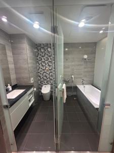 Phòng Deluxe 4 Người (Deluxe Quadruple Room)
