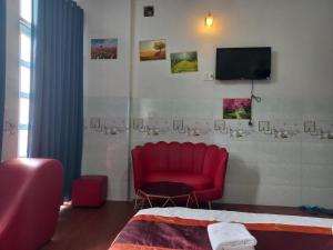Phòng Deluxe Giường Đôi Có Vòi Sen (Deluxe Double Room with Shower)