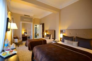 Triple Room room in City Center Istanbul Taksim Hotel