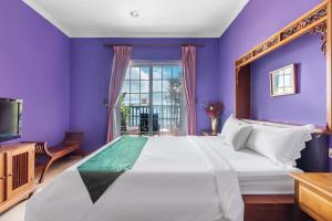 Phòng Deluxe Giường Đôi Có Ban Công (Deluxe Double Room with Balcony)