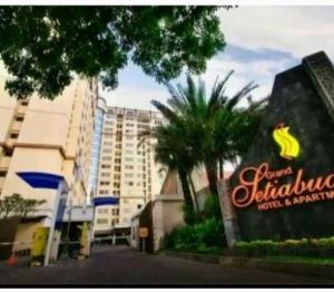 Căn Hộ 3 Phòng Ngủ (Three-Bedroom Apartment)