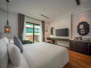 Phòng Có Giường Cỡ Queen Với Ban Công (Queen Room with Balcony)