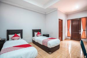 Phòng Hai Giường Đơn Loại Sang (Deluxe Twin Room)
