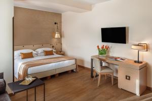 Junior Suite room in Starhotels Metropole