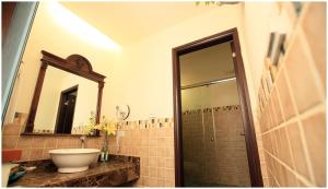 Deluxe Queen Room with Shower